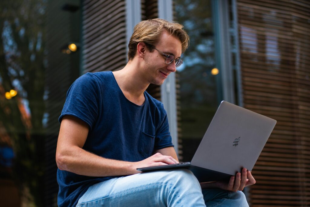 Réparations Laptop Rapides pour Étudiants à Montréal